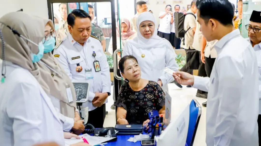 Gubernur Khofifah bersama Wapres Gibran