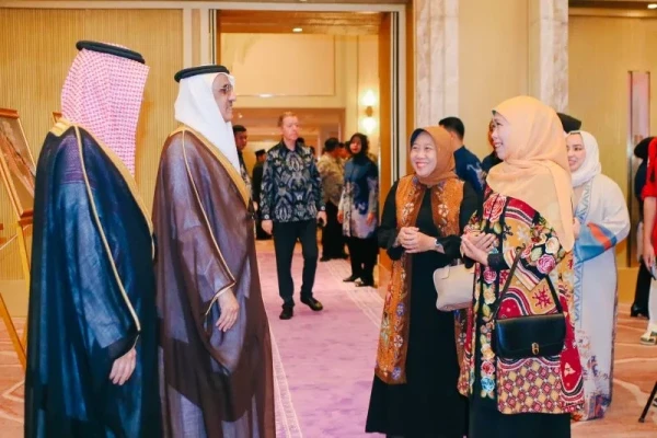 Gubernur Khofifah Hadiri Buka Puasa Kedubes Arab Saudi: Momentum Perkuat Diplomasi dan Ukhuwah