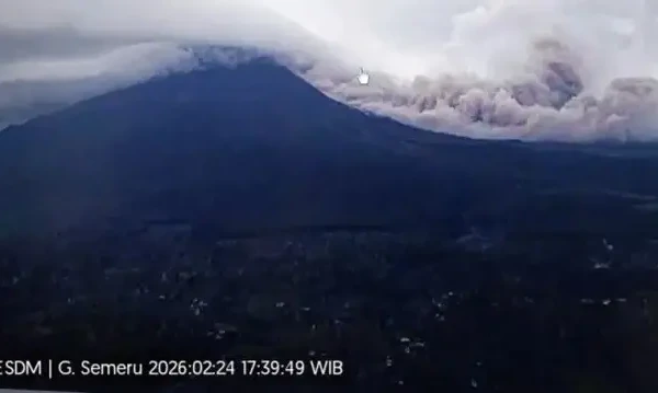 Gunung Semeru Kembali Erupsi dengan Tinggi Letusan Mencapai 3.000 Meter