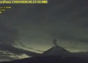 Gunung Semeru Kembali Erupsi, Tinggi Letusan Capai 800 Meter