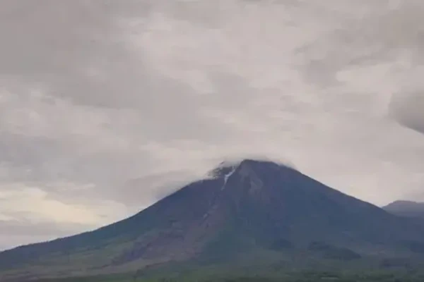Banjir Lahar Hujan Gunung Semeru Terjang Lumajang Selama Hampir Empat Jam