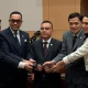 Ahmad Sahroni ditetapkan sebagai Wakil Ketua Komisi III Dewan Perwakilan Rakyat (DPR) RI melalui rapat pleno yang dipimpin oleh Wakil Ketua DPR Sufmi Dasco Ahmad, Kamis, 19 Februari 2026.