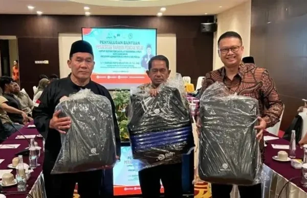 DPR RI dan BRI Perkuat Pembinaan Pencak Silat Jatim Lewat Bantuan Perlengkapan Latihan
