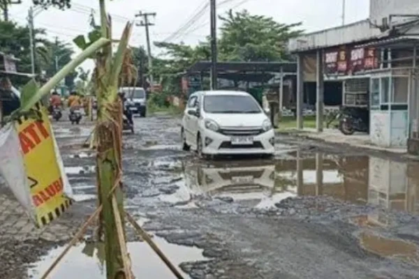 Respons Protes Warga, Pemkab Tulungagung Kucurkan Rp6 Miliar untuk Perbaikan Jalan