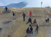 Pendaki Remaja yang Hilang di Kawah Ijen Ditemukan Selamat di Area Tebing
