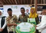 Kementerian Kehutanan Serahkan SK TORA di Banyuwangi guna Percepat Reforma Agraria