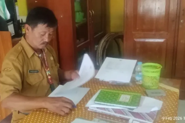 Peduli Tanah Bergerak dan MBG, Ini Ungkapan Kepala Sekolah SDN 1 Sidakaton Darsiyanto