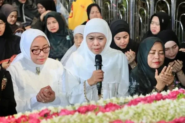 Khofifah Ajak Masyarakat Teladani Akhlakul Karimah di Haul Agung Ke-549 Sunan Ampel