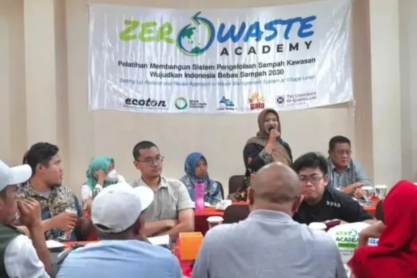 PJT I Gandeng Ecoton Perkuat Pengelolaan Sampah Sungai Brantas Melalui Zero Waste Academy