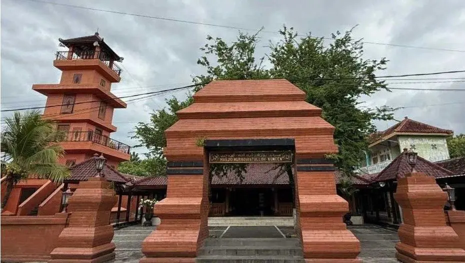 Masjid Kuncen di Kelurahan Kuncen, Kota Madiun,