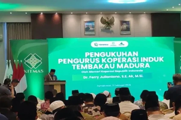 Menkop Kukuhkan KITMAS Pamekasan sebagai Koperasi Tembakau Pertama di Indonesia