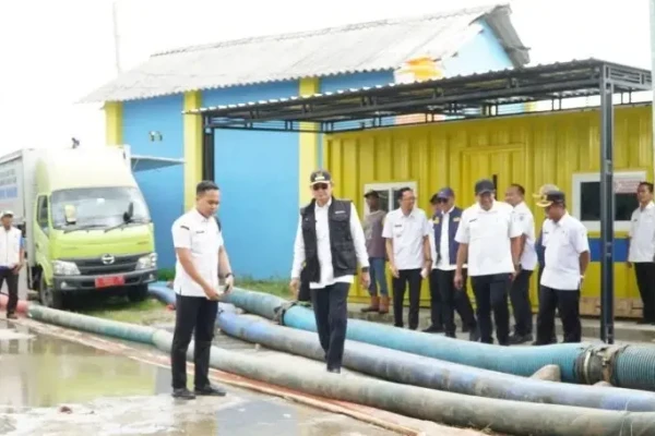 Pemkab Lamongan Optimalkan 15 Unit Pompa Air untuk Percepat Penanganan Banjir Bengawan Jero