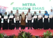 Pemkot Surabaya Gandeng Penjahit Lokal Garap Produksi Kerudung ASN