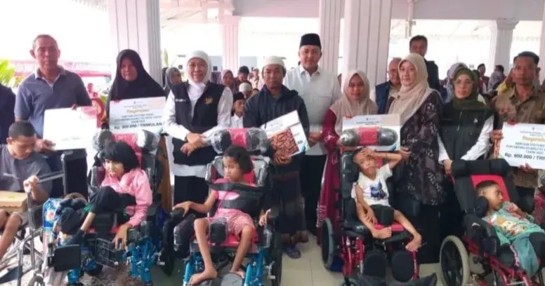 Pemprov Jatim Salurkan Bansos Senilai Rp7,7 Miliar