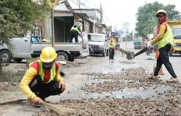 Perbaikan jalan