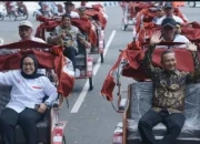 Prabowo Salurkan 100 Unit Becak Listrik untuk Pengayuh Lansia di Pacitan