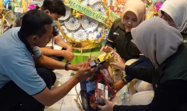 Temuan Produk Impor Ilegal dan Kemasan Rusak, Petugas Gabungan Sidak Swalayan di Tulungagung