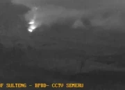 Gunung Semeru Kembali Muntahkan Awan Panas Guguran Sejauh 4 Kilometer