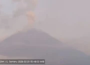 Gunung Semeru Meletus Tujuh Kali dalam Semalam, Warga Diminta Waspada