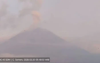 Gunung Semeru Meletus Tujuh Kali dalam Semalam, Warga Diminta Waspada