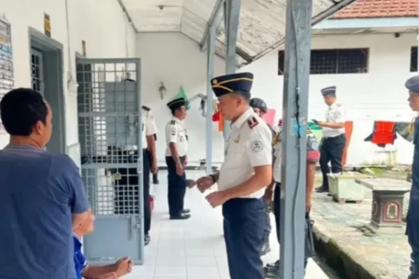 Jaga Kekhusyukan Ramadhan, Lapas Bojonegoro Gandeng Aparat Gabungan Razia Kamar Hunian