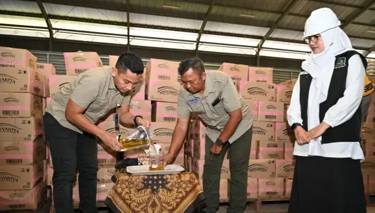 Tinjau gudang bulog