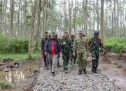 Tingkatkan Aksesibilitas Warga, TNI Percepat Pengaspalan Jalan di Desa Gadungan Kediri