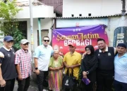 Program Sosial di Bulan Ramadan, Sekretariat DPRD Jatim Bagikan 250 Paket Sembako untuk Warga Surabaya