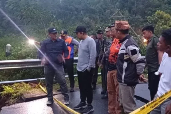 Akses Wisata Madakaripura Putus, Pemkab Probolinggo Siapkan Jembatan Darurat