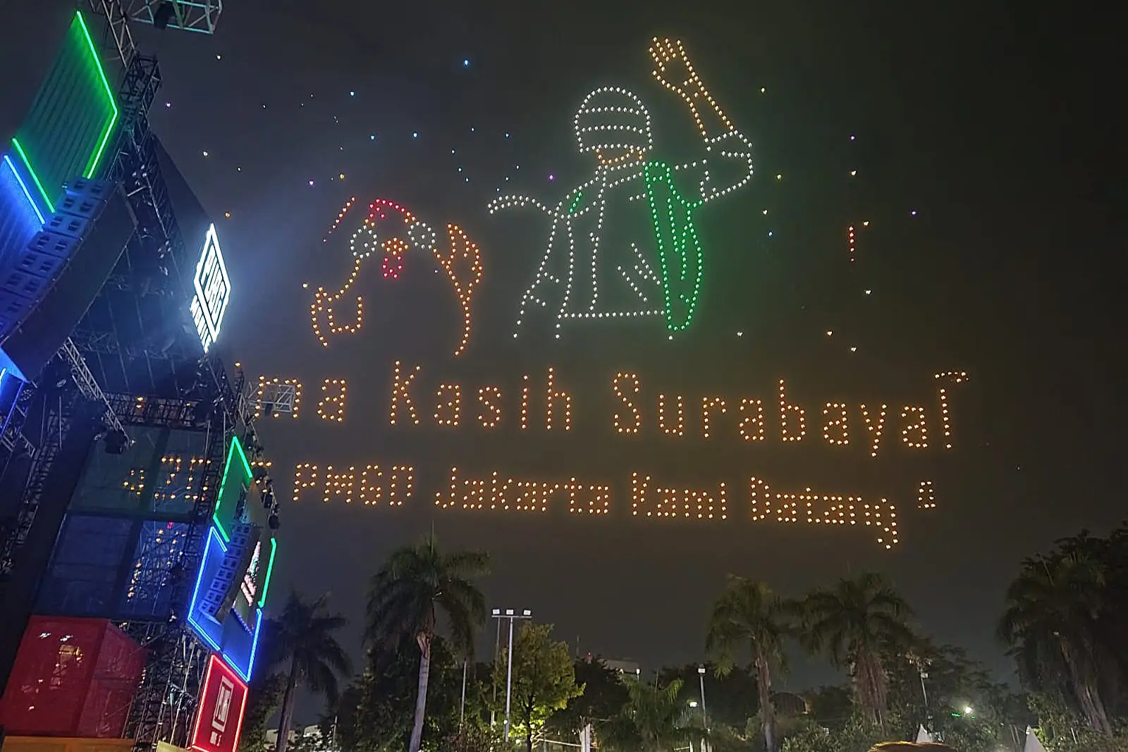 Aksi drone yang membentuk formasi karakter PUBG