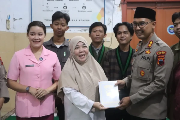 Pererat Sinergi di Bulan Ramadan, Polres Tegal Kota Gelar Baksos di PPS Suko Mulyo dan Bagi Takjil