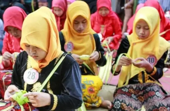 Pemkab Sumenep Lestarikan Tradisi Melalui Festival Ketupat di Pantai Lombang
