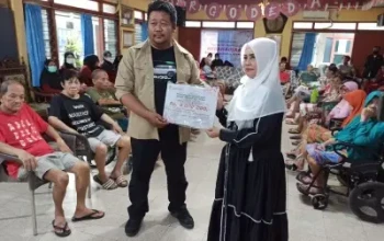 Baksos Ramadan di Hargodedali, Forwan Surabaya Dorong Kepedulian terhadap Lansia