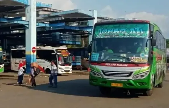 Ilustrasi bus mudik