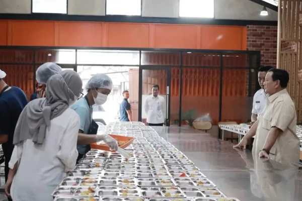 Presiden Prabowo Tangguhkan Operasional 1.030 Dapur Program Makan Bergizi Gratis