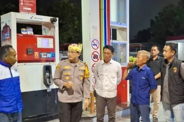 Kapolres Situbondo Pastikan Stok BBM Aman dan Minta Warga Tidak Panic Buying