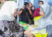 Jelang Idul Fitri, Khofifah Pastikan Stok dan Harga Bahan Pokok di Jawa Timur Aman