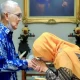 Khofifah Sebut Try Sutrisno Sosok Negerawan Sejati