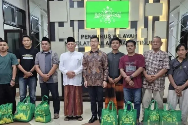 Pererat Solidaritas, Konjen RRT Salurkan Paket Ramadhan Melalui Ormas Islam di Jawa Timur