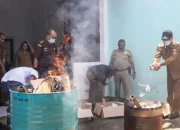 Pemkot Kediri Musnahkan Ribuan Batang Rokok Hasil