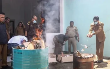 Pemkot Kediri Musnahkan Ribuan Batang Rokok Hasil