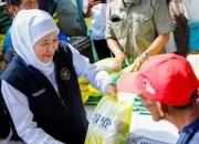 Kendalikan Harga Jelang Lebaran, Pemprov Jatim Gelar Pasar Murah di Lamongan