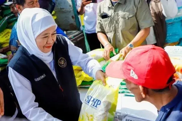 Kendalikan Harga Jelang Lebaran, Pemprov Jatim Gelar Pasar Murah di Lamongan