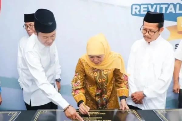 Pemprov Jatim Kucurkan Rp69,7 Miliar untuk Revitalisasi 51 Sekolah di Lamongan dan Gresik