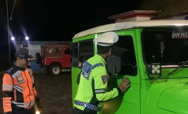 Pengetatan Pengawasan Jip Wisata Bromo Demi Keselamatan Libur Lebaran 2026