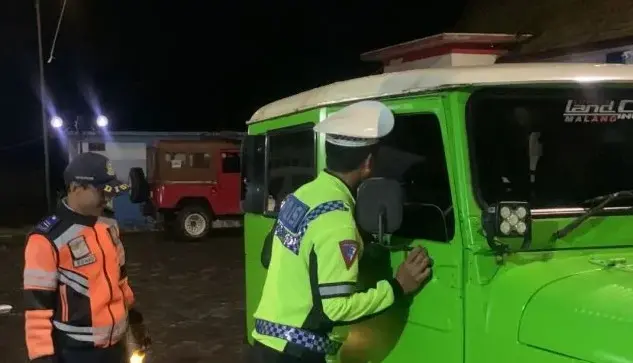 Pengetatan Pengawasan Jip Wisata Bromo