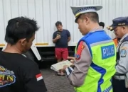 Polres Malang Tertibkan Operasional Truk Sumbu Tiga Selama Arus Mudik