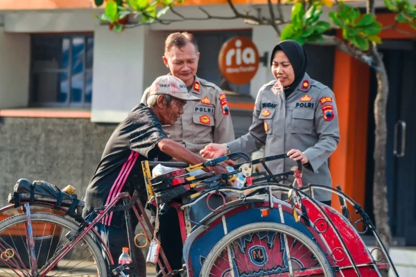 Ramadan Penuh Kepedulian, Polres Tegal Kota Beri Takjil dan Motivasi untuk Para Tahanan