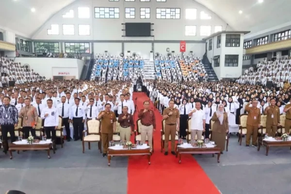 ASN dan PPPK Kota Surabaya Sampaikan Terima Kasih kepada Wali Kota Eri Cahyadi Usai Terima THR