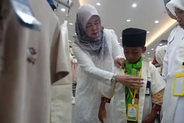 Baznas Tulungagung Berbagi Kebahagiaan Lebaran Melalui Program Orang Tua Asuh Sehari